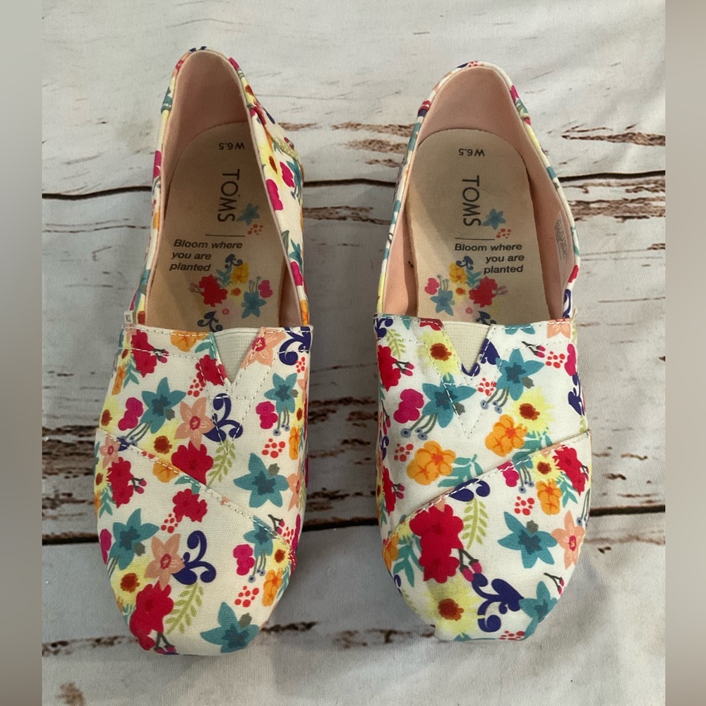 TOMS FLORAL ALPARGATUS CLASSIC SLIP‎ ONS
